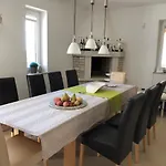 Casa Stefanie * Kastelir