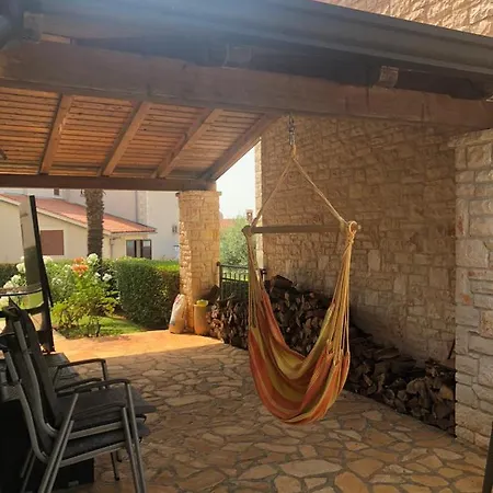 Casa Stefanie * Kastelir