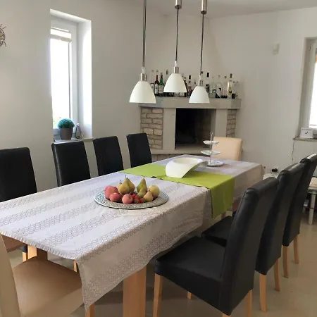 Casa Stefanie * Kastelir