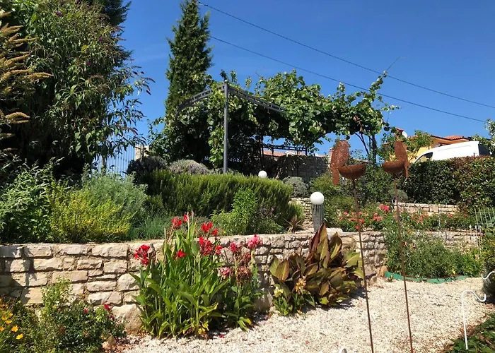 Casa Stefanie 펜션 Kaštelir